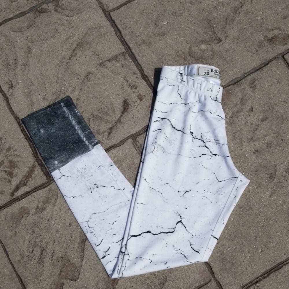 NWOT - Burton Leggings